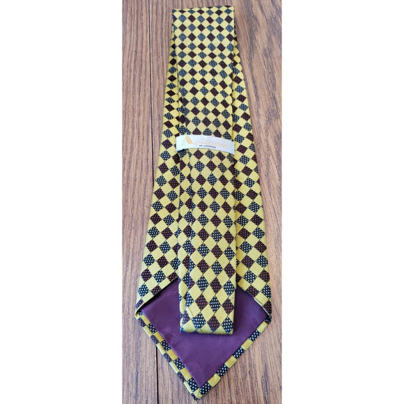 Aquascutum of London Black and Yellow Diamond Pattern Silk Necktie Tie - Picture 2 of 5